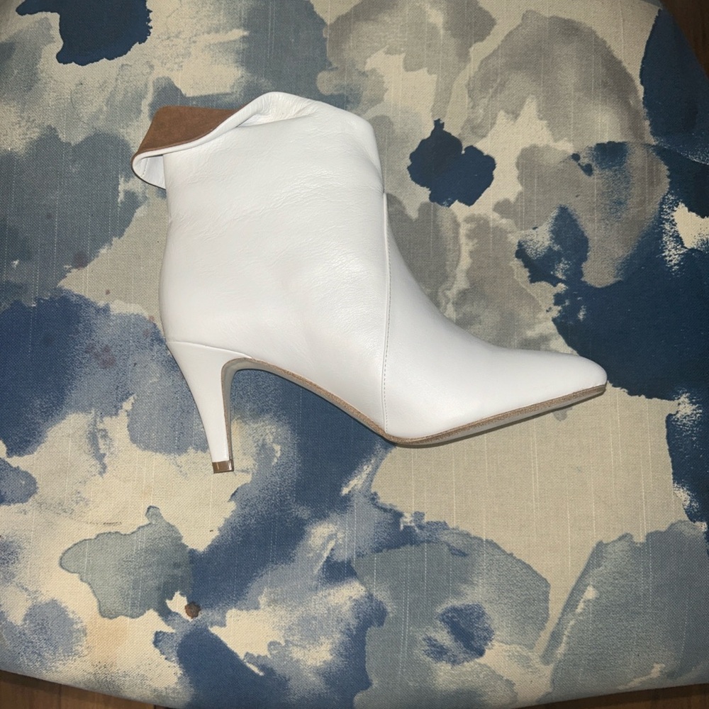 Free People White Ankle Booties with Tan Folded Trim…👢 - Picture 4 of 9